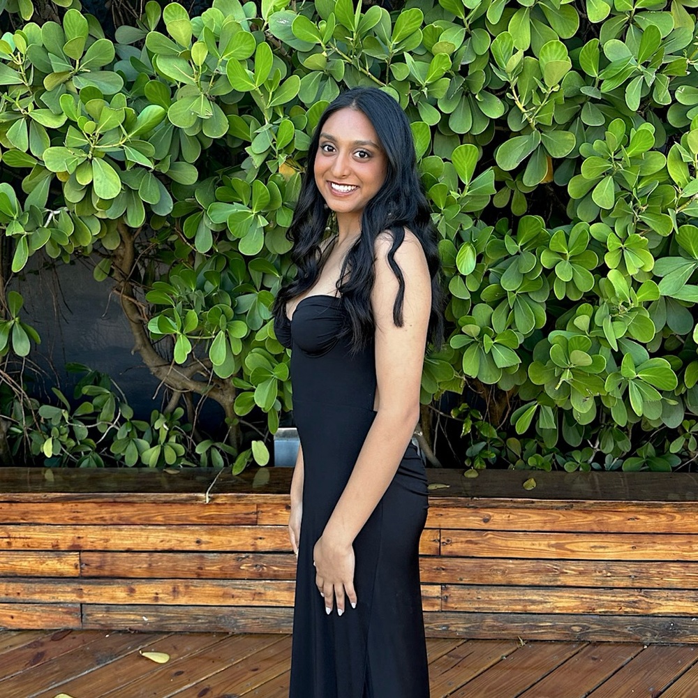 Meet your Posher, Esha